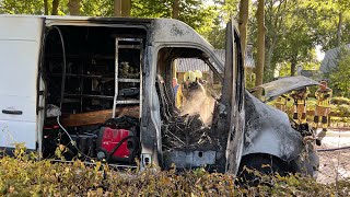 Bestelbus vliegt tijdens het rijden in brand in centrum Bathmen [upl. by Hawken311]