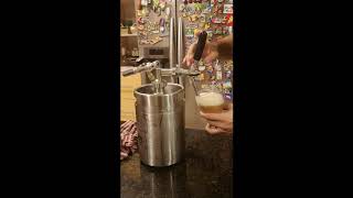 Prueba Mini Keg 5L con Canilla Italiana [upl. by Ahsieket]