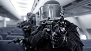 LASSAUT GIGN Marignane  Roland Môntins chef de groupe GIGN interview par Sigrid CONRAD [upl. by Rooney227]