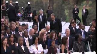 Michael Jackson Funeral 3 Who is the mystery man in the obvious disguiseflv [upl. by Lisle]