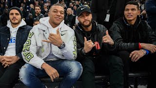 QUAND LES JOUEURS DU PSG SORTENT DANS LA RUE   Neymar Mbappé Navas [upl. by Lanoil]