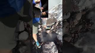 Water filter test with fine glacier silt Sawyer Squeeze  Climbing sawyersqueeze nalgene rainier [upl. by Diskin856]