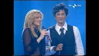 Lorella Cuccarini prova un balletto classico con Fiorello e poi duettano su quotInsiemequot [upl. by Nallid]