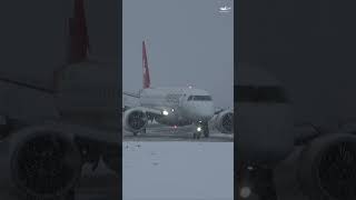 Extreme Winter Landing Embraer E190E2 in Heavy Snow aviation snow winter [upl. by Atirabrab]