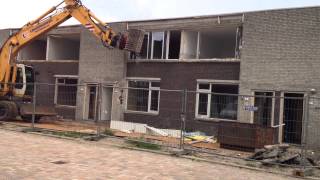 Sloop van 27 woningen in de Schiedamse wijk de Velden gestart [upl. by Ecad]