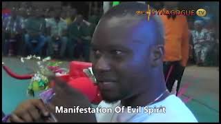 WATCH HOW THE DEMON INSIDE THIS YOUNG MAN CAME TO ATTACK THE MAN OF GOD [upl. by Lehcin312]