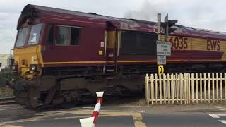 Snaith amp Pontefract Level Crossing NYorks Friday 25082017 [upl. by Nelav]