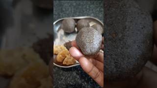 Easy sweet recipe nuvvulaundalu nallanuvvulaladduytshots shortviral [upl. by Nessaj952]