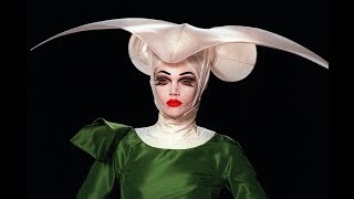 Christian Dior Haute Couture FallWinter 2000 Full Show ft Original Soundtrack [upl. by Londoner207]