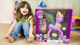 My Little Pony Feature Princess Twilight Sparkle  Kinder Playtime [upl. by Leggett938]