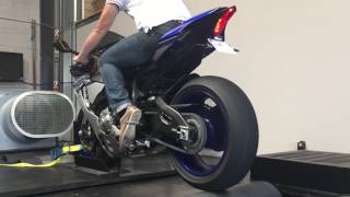 R1 2016 AKRAPOVIC FULL PASSAGE AU BANC [upl. by Odraboel332]