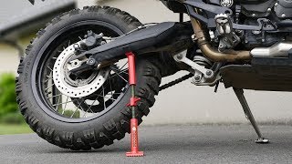 Comment graisser sa chaîne moto sans béquille centrale  Ma solution avec la béquille Kooroom [upl. by Aylmer]