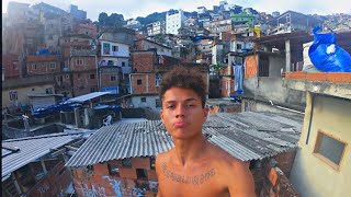 COMO É MORAR NA FAVELA DA ROCINHA  VANTAGENS E DESVANTAGENS [upl. by Atikim]