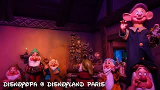 ATTRAKTIONEN im Disneyland Paris BLANCHE NEIGE ET LES SEPT NAINS  DisneyOpa [upl. by Dloraj236]