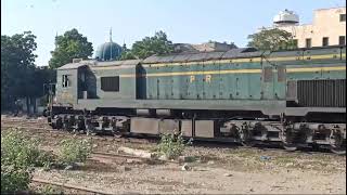 HGMU30R8226 with 18DN Millat Express Arr departure DRIGH ROAD Railways station ❤️❤️ [upl. by Caasi76]