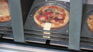 Pizza vending machine First taste of Pizza Touch [upl. by Gawlas]