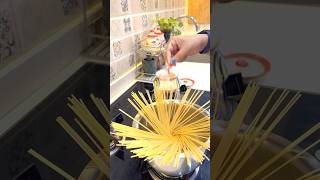 Itna tasty sauceless pasta 10 mins recipe  short food recipe basilpesto [upl. by Xonnel]