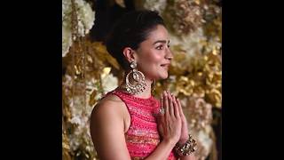 Vicky Kaushal amp Kartik A Everyones Favourite Alia Bhatt At Zeecine Award  Gulaabo Song bollywood [upl. by Zobe645]