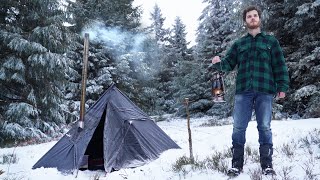 Camp dhiver dans la forêt bivouac tipi poêle [upl. by Roydd]