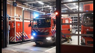 Brandweer Honselersdijk  Tankautospuit 156630 met spoed naar een containerbrand [upl. by Inatirb78]