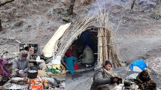 Himalayan Sheep Shepherd Life in Winter  Shepherd Food Cooking  Peaceful Himalayan shepherd Life [upl. by Nnaitsirk255]