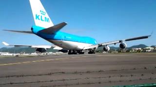 KLM SXM 747 JET BLAST [upl. by Ralyat]