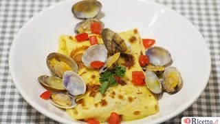 Crêpes al merluzzo in guazzetto di vongole  Ricettait [upl. by Haikezeh]