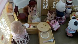 Sylvanian Families Village Cake Shop Gets Crowded [upl. by Tala507]