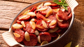 PETISCO DE LINGUIÇA TOSCANA FRITA COM CEBOLA DOURADA [upl. by Leziar]