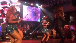 Tiwa and the Mavins Crew Performs DOROBUCCI on Stage quotROAD to MAMAsquot [upl. by Aicinad]