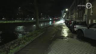 Meerdere straten in Arnhem onder water door leidingbreuk [upl. by Honoria]