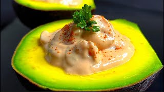 Avocat aux crevettes à la sauce cocktail [upl. by Ydnab]