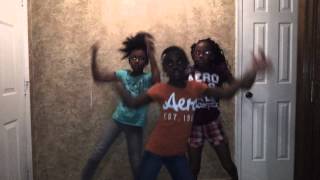 little girls dancing to omg girls gucci this [upl. by Mezoff730]