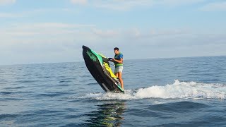 Como se conduce una moto de agua  Fácil y sencillo  Sea Doo Español [upl. by Kcirde913]