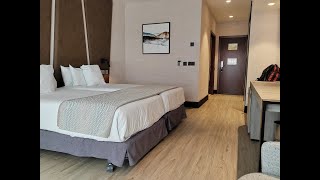 Accessible room Hotel Ilunion Málaga [upl. by Hosea]