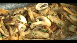 Technique de cuisine  cuire des champignons [upl. by Atalante846]