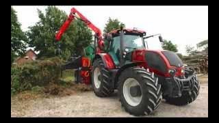 Holzhacker Wüst KPC12 mit einem Valtra S292 Schlepper [upl. by Larissa]