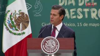 Maestros los grandes formadores de la niñez y juventud mexicana EPN [upl. by Aryad115]