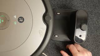 How To Tell if Your iRobot Roomba is Charging Properly  Loading Indicator on iRobot Roomba [upl. by Snowman927]