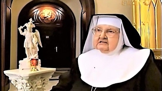 The Holy Rosary The Joyful Mysteries led by Mother Angelica to pray on Mondays and Saturdays [upl. by Faus631]