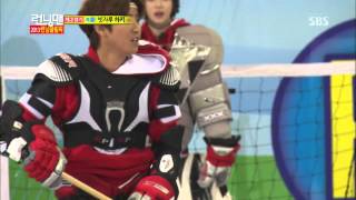 Running man  Kwanghee vs Kim Jongkook  Ice Hockey Cut [upl. by Gwyn]