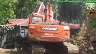 Doosan DX225LCA Excavator Working Loading Dump Truck [upl. by Oos]