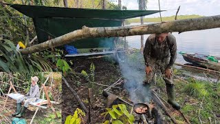 Construir uma Cama Rústica na Floresta para o acampamento [upl. by Nymsaj902]