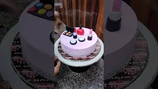 Cake lover mere bacche 😋😋shorts makeup cake youtubeshorts [upl. by Larkins995]