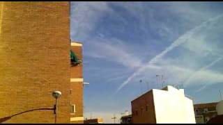 CHEMTRAILS MASIVO SOBRE MADRID 05022011mp4 [upl. by Orrin677]