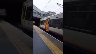 Class 378 departing rapidly out of Highbury and Islington [upl. by Gildas]