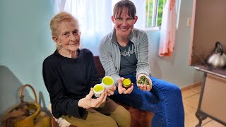 A minha avó trata Artrite com essa pomada caseira de plantas medicinais [upl. by Annaili]