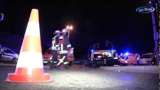 Unfall mit acht Verletzten in Glauchau Sachsen 30102012 [upl. by Lombardo482]