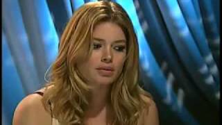 Interview de Doutzen Kroes les 26052010 [upl. by Yrrab531]