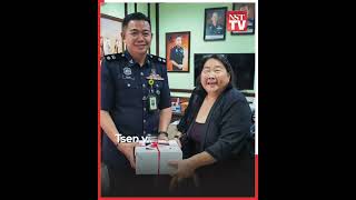 Elderly woman thanks district top cop for rescuing her from vehicle stuck in floodwaters [upl. by Htebaile]